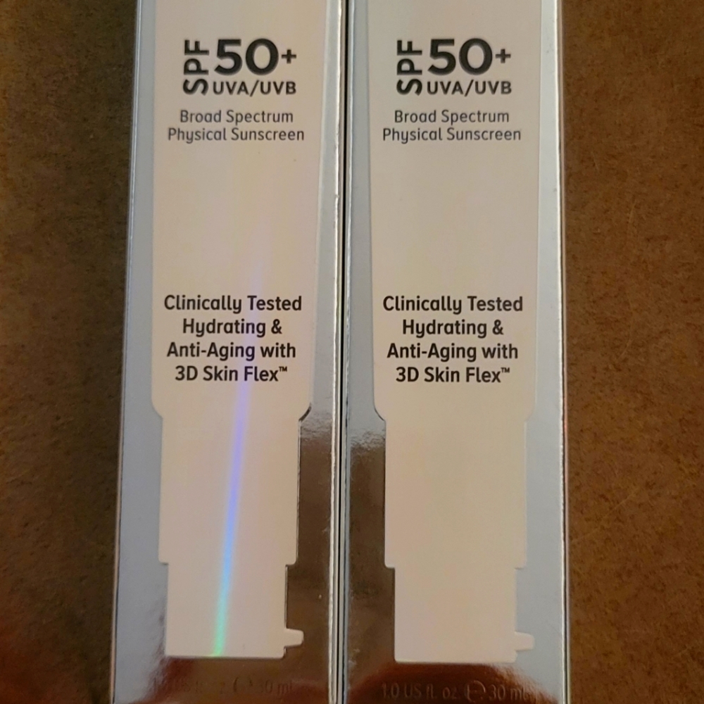 Pair of It Bye Bye Concealer w/ SPF.  Med.
